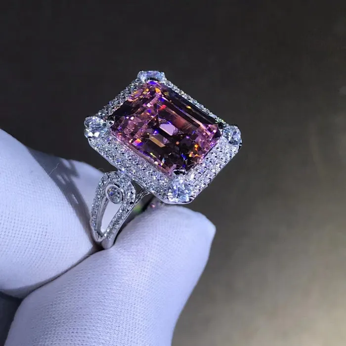 Beautiful 6 Carat Light Champagne Pink Emerald Cut VVS Moissanite Ring Leyloon Jewelry Rings