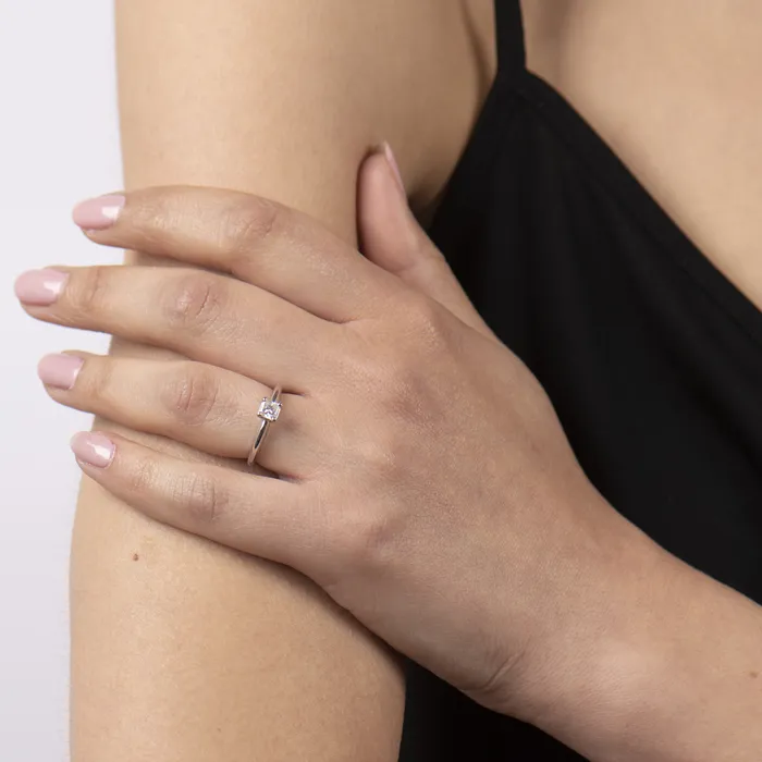 Rings STORE 5a Luxury Preowned Goods PreOwned Solitaire Engagement Ring