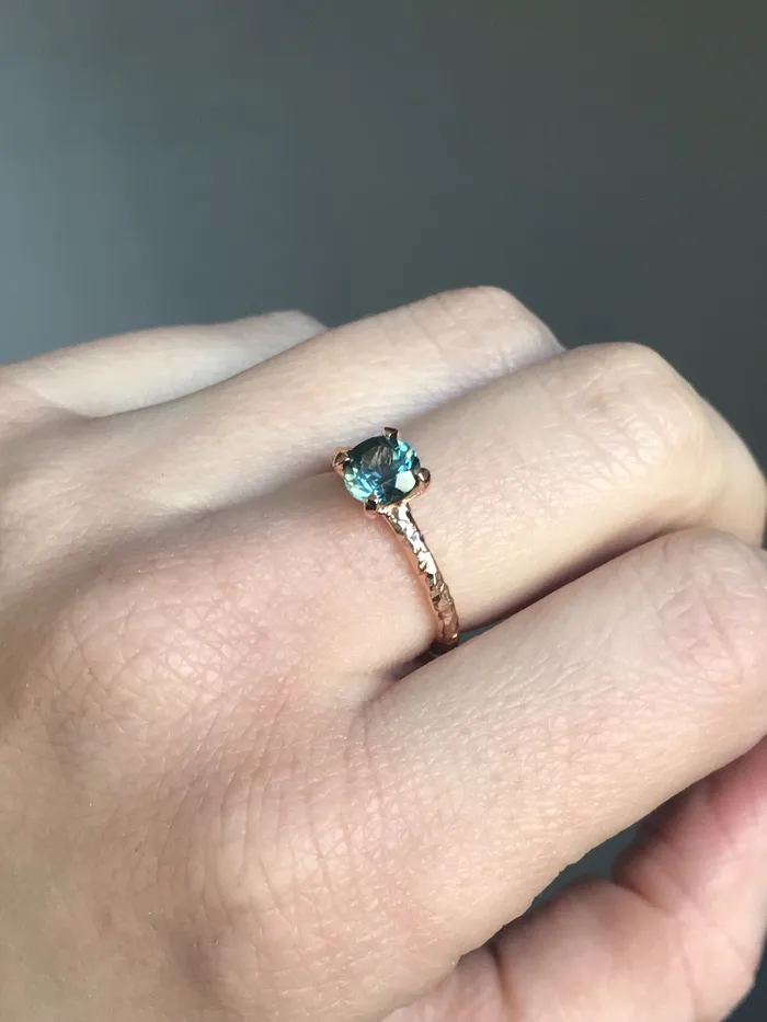 106ct Montana Sapphire Evergreen Solitaire in 18k Rose Gold Anueva Jewelry PreStyled Sets