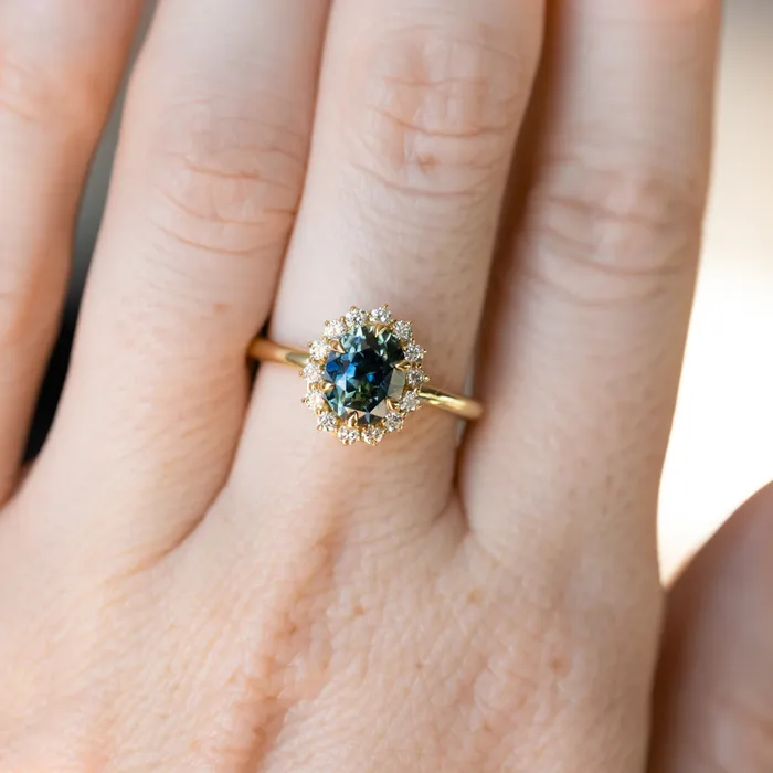 170ct Oval Parti Untreated Nigerian Sapphire AntiqueStyle Diamond Halo Ring in 18k Yellow Gold Choice Gems Co Rings