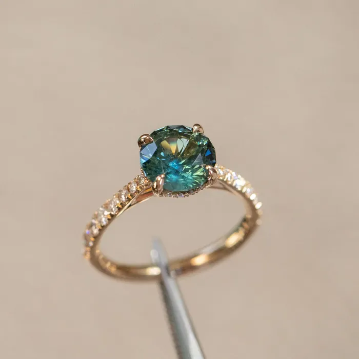PreStyled Sets Anueva Jewelry 254ct Round Teal Sapphire Hidden Halo Solitaire with French Set Diamonds in 18k Yellow Gold