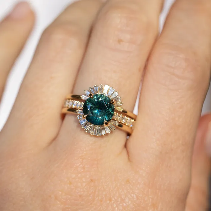 PreStyled Sets Anueva Jewelry 254ct Round Teal Sapphire Hidden Halo Solitaire with French Set Diamonds in 18k Yellow Gold