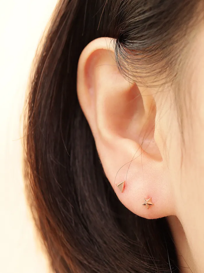 PreStyled Sets MinimalBijoux 14K Gold Tiny Pyramid Internally Threaded Labret Piercing 18G16G