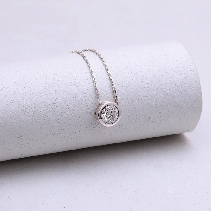 Luxus Moissanite Rings Jewelry Necklaces 14k White Gold Bezel Set Moissanite Necklace Pendant 2ct