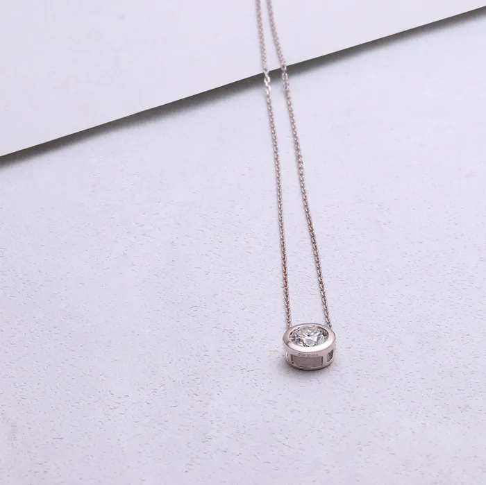 Luxus Moissanite Rings Jewelry Necklaces 14k White Gold Bezel Set Moissanite Necklace Pendant 2ct