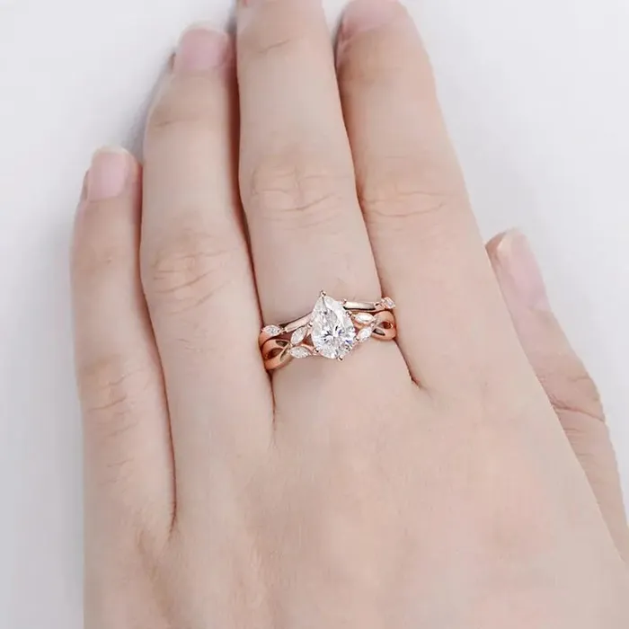 Luxus Moissanite Rings Silver or Gold Pear Cut Moissanite Engagement Ring 15ct