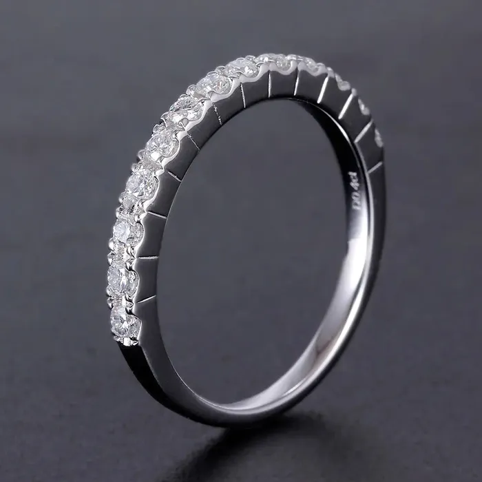 Rings Luxus Moissanite Rings Jewelry Platinum Plated Silver Moissanite Anniversary Band 04ct Total
